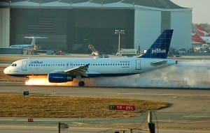 640px-JetBlue292Landing
