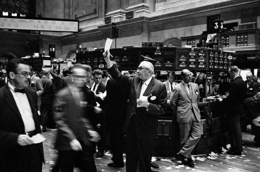 Salle de marché du NYSE avant l’introduction des écrans et de la cotation électronique